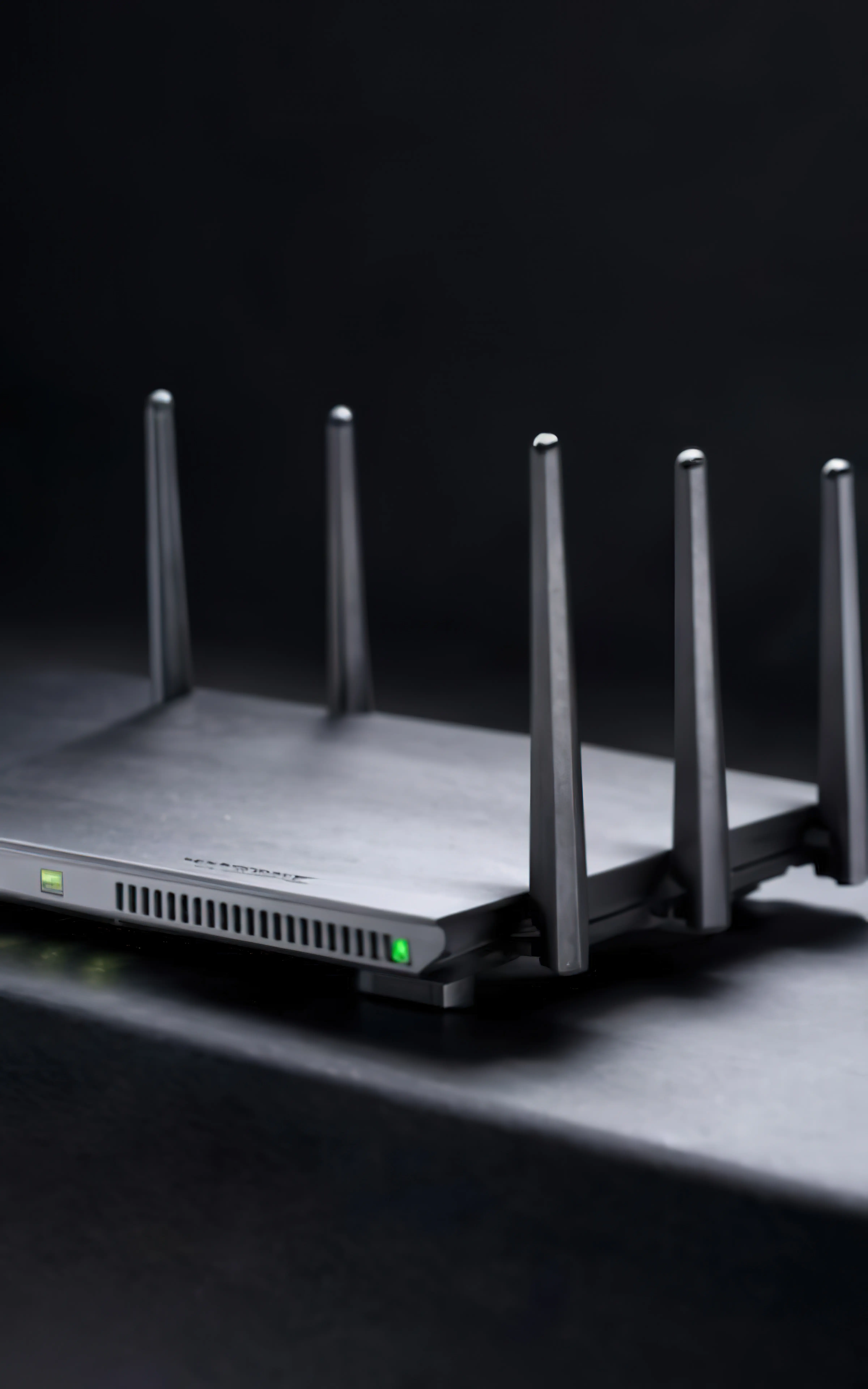 High Speed Wireless Router With Multiple Connected Devices